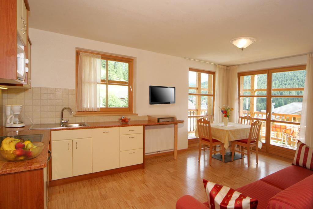 Apartments Serghela San Cassiano  Habitación foto
